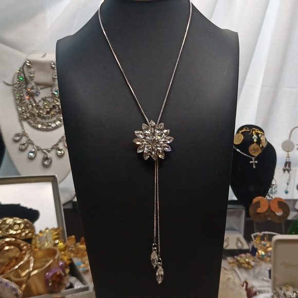 Crystal Lariats necklace flower snowflake shape adjustable - Picture 3 of 6